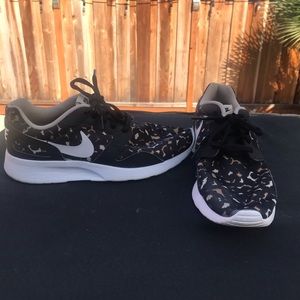 Women’s Nike running shoes